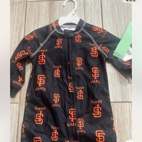 MLB San Francisco Giants Toddler Zip Up Sleeper Pajamas - Picture 2 of 4